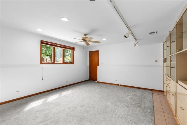 558 E Park Avenue, Elmhurst, IL 60126