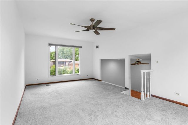 558 E Park Avenue, Elmhurst, IL 60126