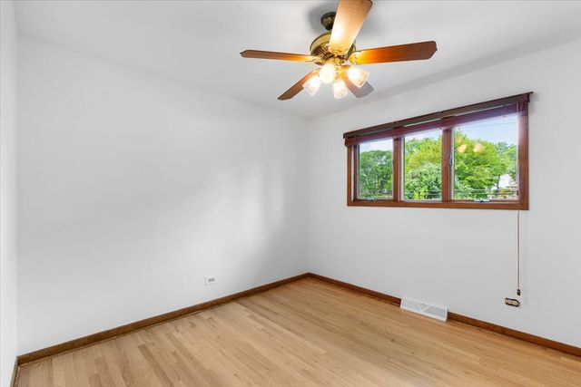 558 E Park Avenue, Elmhurst, IL 60126