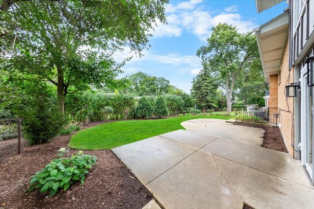 558 E Park Avenue, Elmhurst, IL 60126