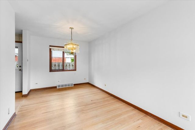 558 E Park Avenue, Elmhurst, IL 60126