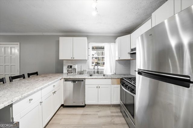 2899 Hall Drive SE, Smyrna, GA 30082