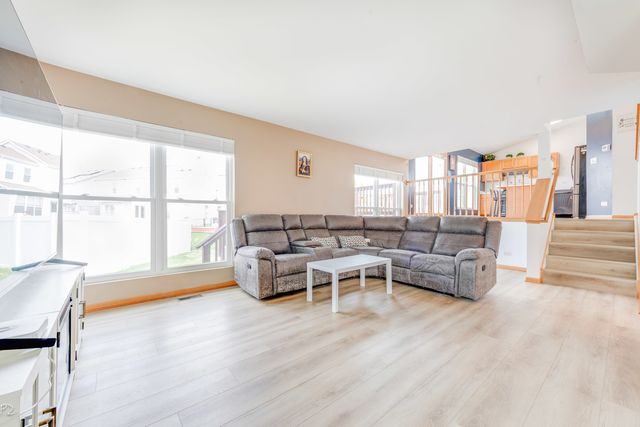 579 Rebecca Lane, Bolingbrook, IL 60440