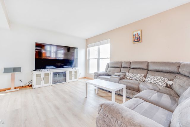 579 Rebecca Lane, Bolingbrook, IL 60440