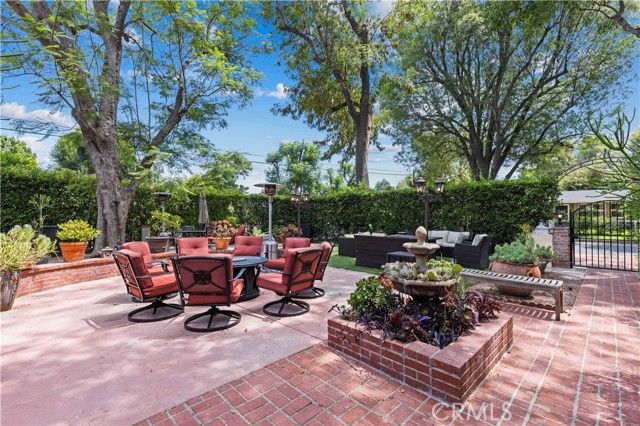 13405 Tiara Street, Los Angeles, CA 91401