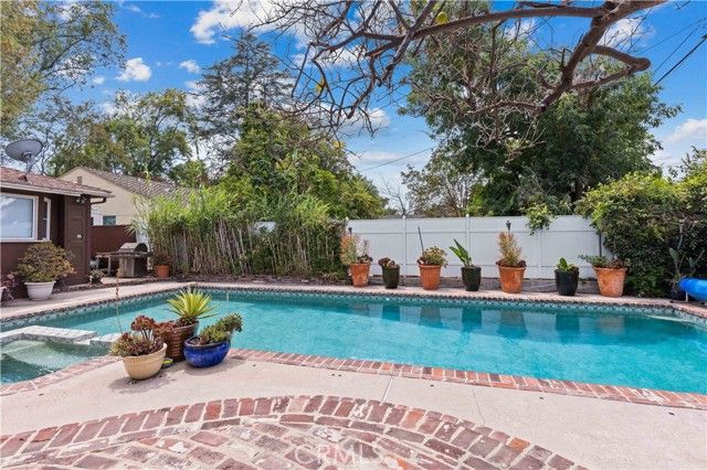 13405 Tiara Street, Los Angeles, CA 91401