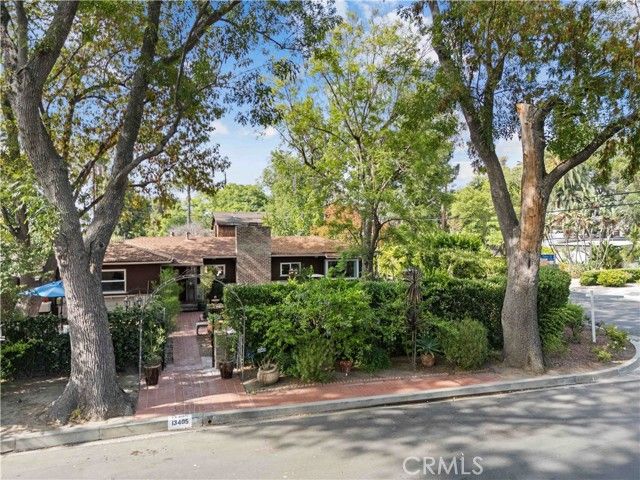 13405 Tiara Street, Los Angeles, CA 91401