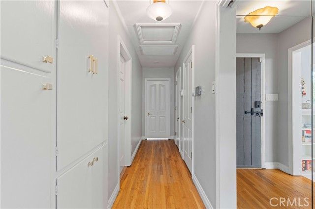 13405 Tiara Street, Los Angeles, CA 91401