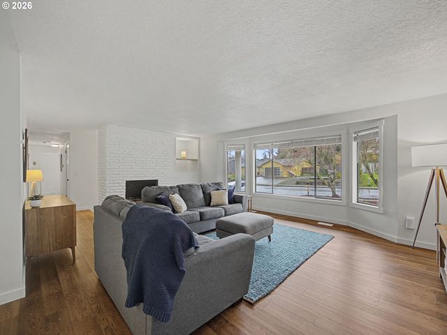 4355 Se 10TH Dr, Gresham, OR 97080