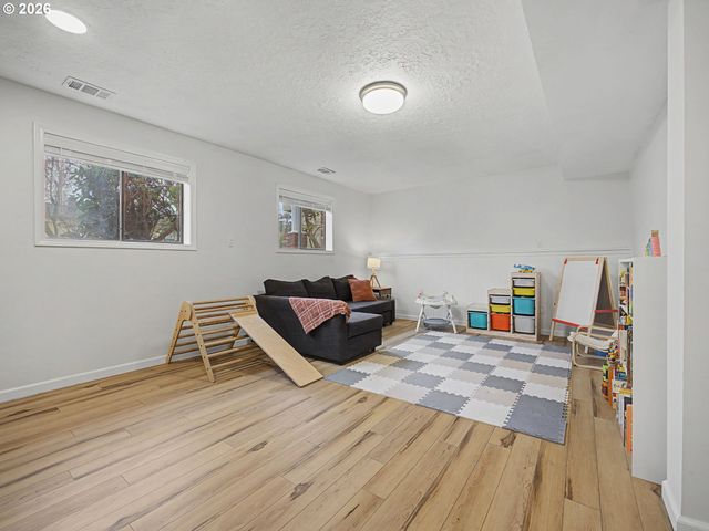 4355 Se 10TH Dr, Gresham, OR 97080