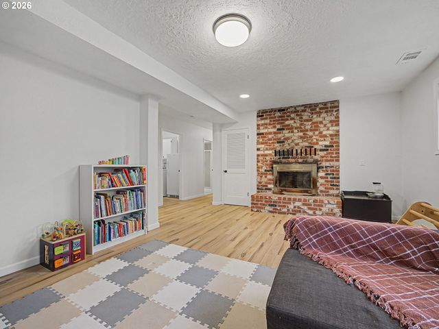 4355 Se 10TH Dr, Gresham, OR 97080