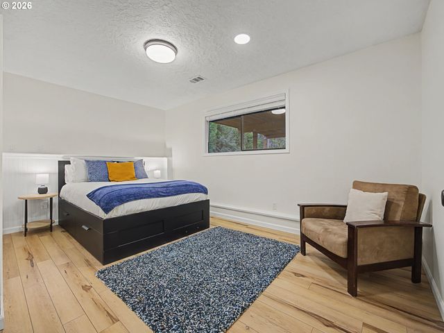 4355 Se 10TH Dr, Gresham, OR 97080