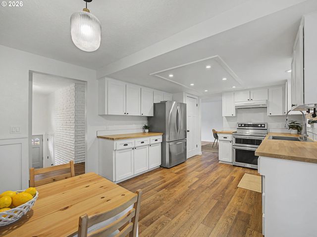 4355 Se 10TH Dr, Gresham, OR 97080