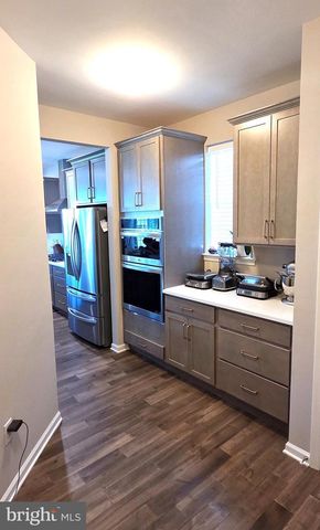 6 MAYFAIR CT, Lumberton, NJ 08048