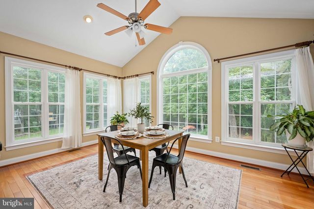 564 GENTLE BREEZE CIR, Fredericksburg, VA 22406