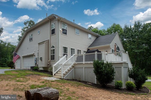 564 GENTLE BREEZE CIR, Fredericksburg, VA 22406
