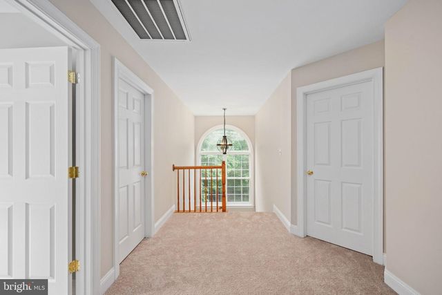 564 GENTLE BREEZE CIR, Fredericksburg, VA 22406