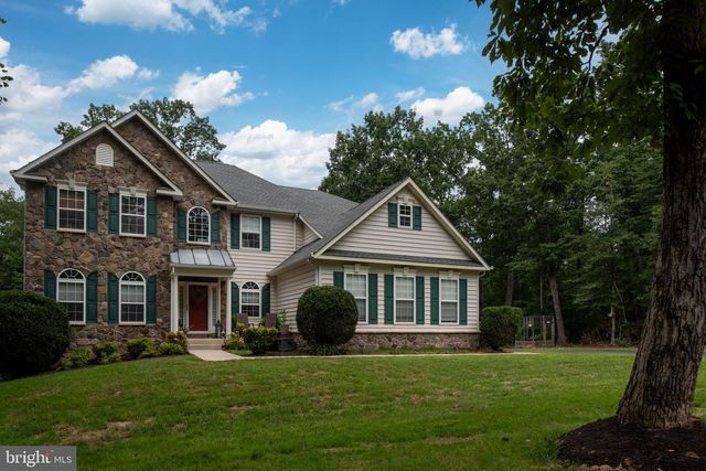 564 GENTLE BREEZE CIR, Fredericksburg, VA 22406