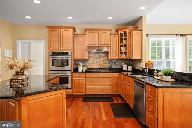 564 GENTLE BREEZE CIR, Fredericksburg, VA 22406