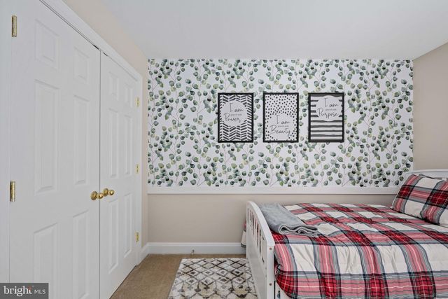564 GENTLE BREEZE CIR, Fredericksburg, VA 22406
