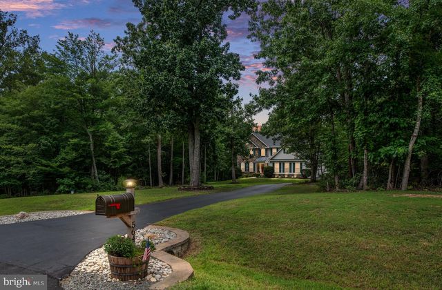 564 GENTLE BREEZE CIR, Fredericksburg, VA 22406