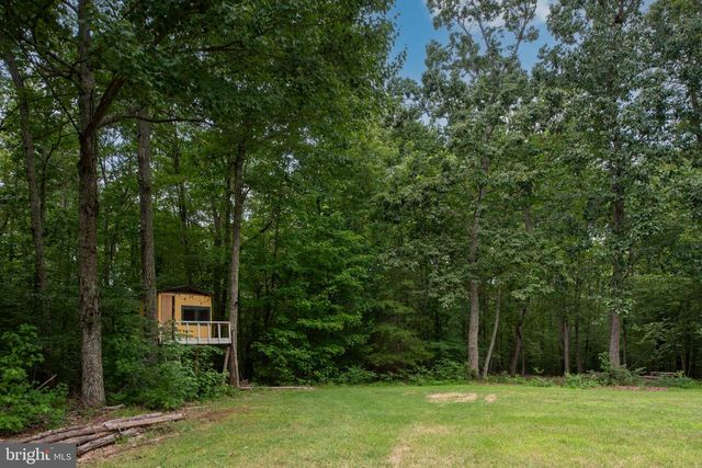 564 GENTLE BREEZE CIR, Fredericksburg, VA 22406