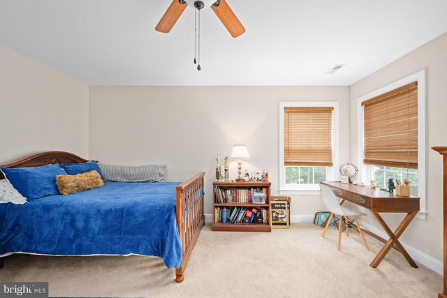 564 GENTLE BREEZE CIR, Fredericksburg, VA 22406