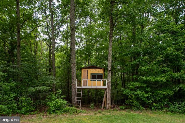 564 GENTLE BREEZE CIR, Fredericksburg, VA 22406
