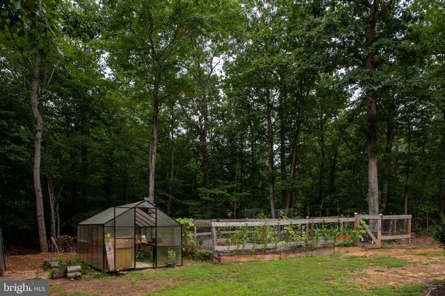 564 GENTLE BREEZE CIR, Fredericksburg, VA 22406
