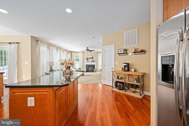564 GENTLE BREEZE CIR, Fredericksburg, VA 22406