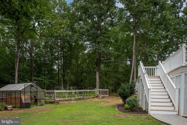564 GENTLE BREEZE CIR, Fredericksburg, VA 22406