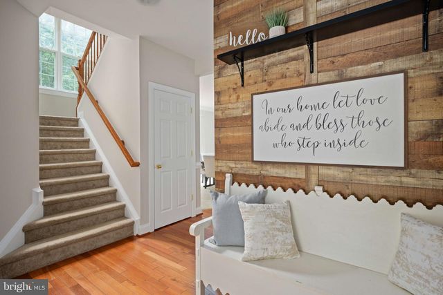 564 GENTLE BREEZE CIR, Fredericksburg, VA 22406