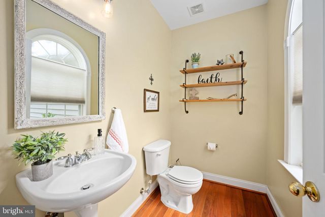 564 GENTLE BREEZE CIR, Fredericksburg, VA 22406