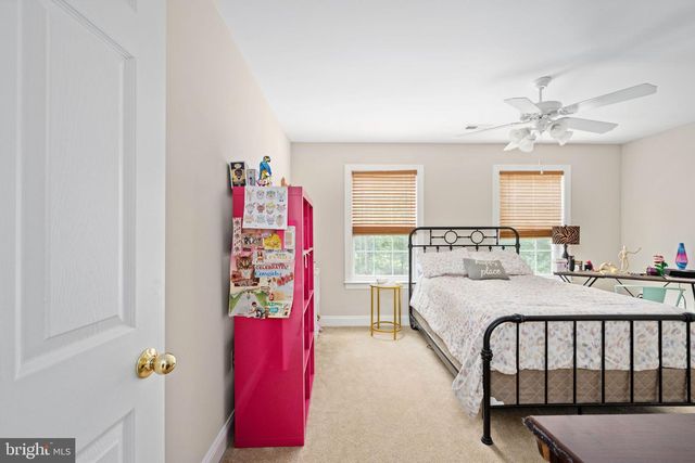 564 GENTLE BREEZE CIR, Fredericksburg, VA 22406