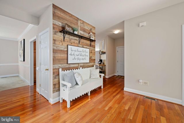 564 GENTLE BREEZE CIR, Fredericksburg, VA 22406