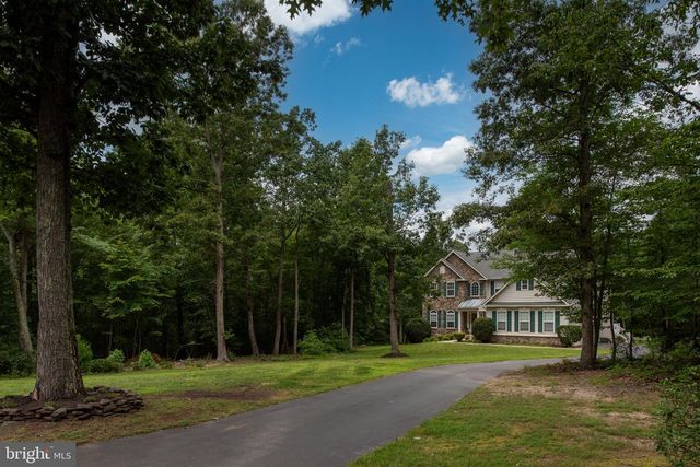 564 GENTLE BREEZE CIR, Fredericksburg, VA 22406