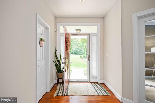 564 GENTLE BREEZE CIR, Fredericksburg, VA 22406