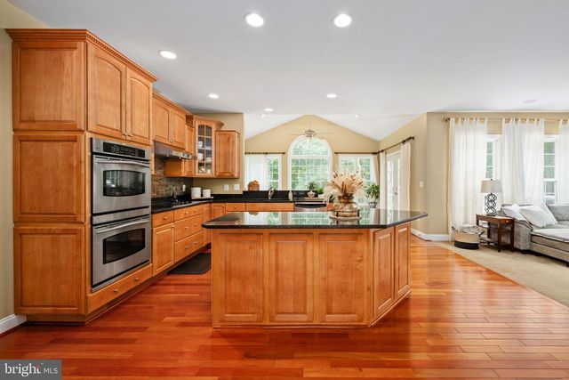 564 GENTLE BREEZE CIR, Fredericksburg, VA 22406