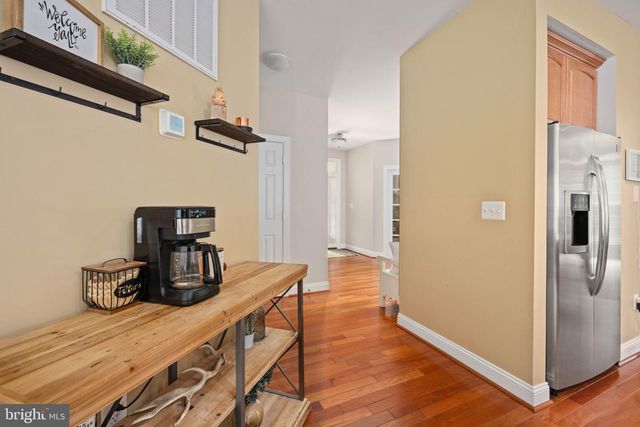 564 GENTLE BREEZE CIR, Fredericksburg, VA 22406