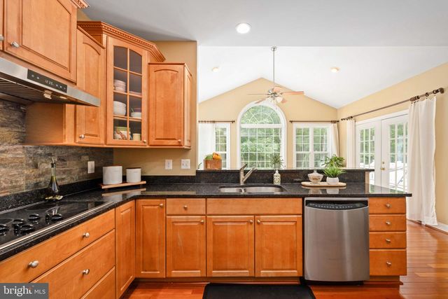 564 GENTLE BREEZE CIR, Fredericksburg, VA 22406