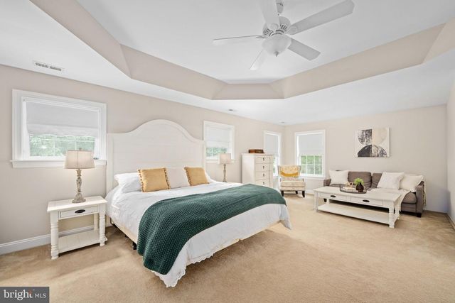 564 GENTLE BREEZE CIR, Fredericksburg, VA 22406