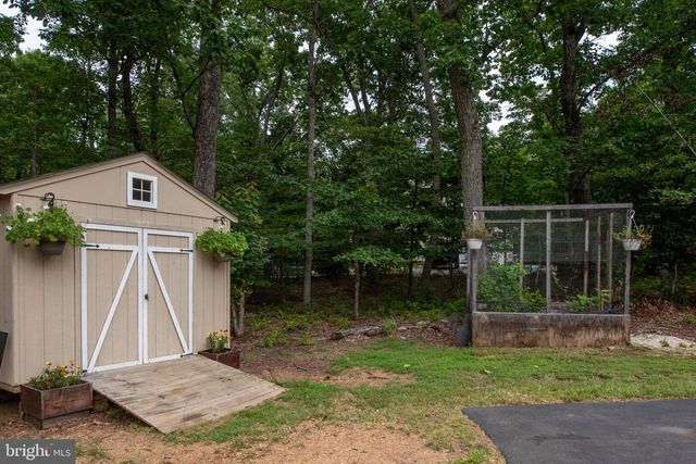 564 GENTLE BREEZE CIR, Fredericksburg, VA 22406