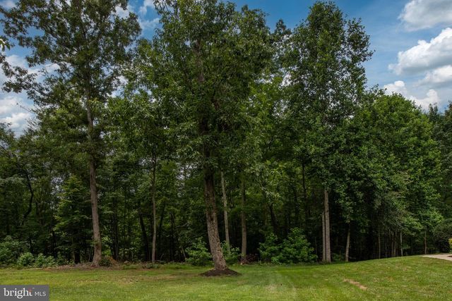 564 GENTLE BREEZE CIR, Fredericksburg, VA 22406