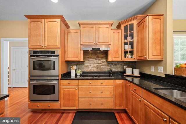 564 GENTLE BREEZE CIR, Fredericksburg, VA 22406