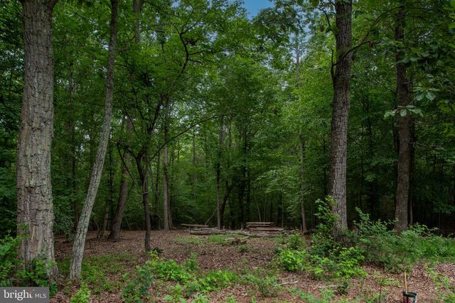 564 GENTLE BREEZE CIR, Fredericksburg, VA 22406
