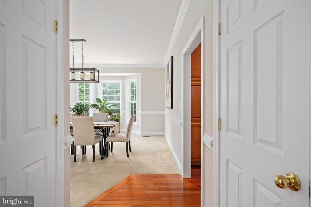 564 GENTLE BREEZE CIR, Fredericksburg, VA 22406