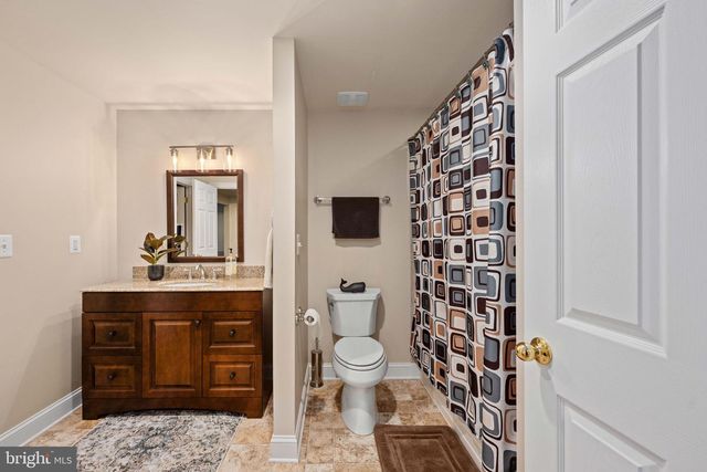 564 GENTLE BREEZE CIR, Fredericksburg, VA 22406