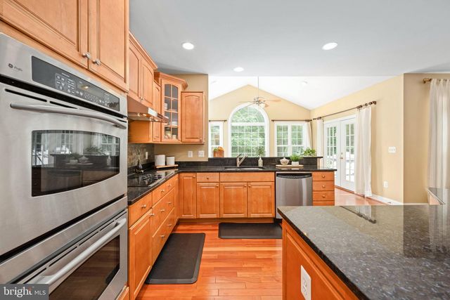 564 GENTLE BREEZE CIR, Fredericksburg, VA 22406