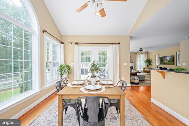 564 GENTLE BREEZE CIR, Fredericksburg, VA 22406