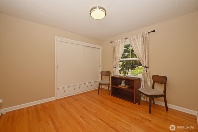 2822 23rd Avenue W, Seattle, WA 98199